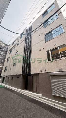 COMPOSITE新宿三丁目