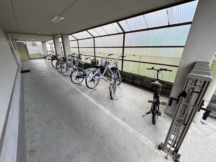メゾンドゥース学園町