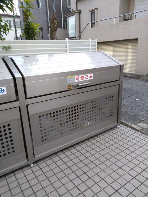 ヒルサイドパレス