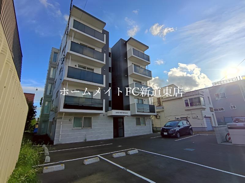 BASE MOTOMACHI