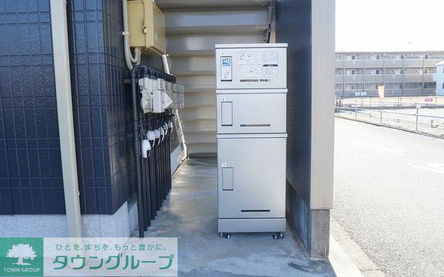 アクシス A