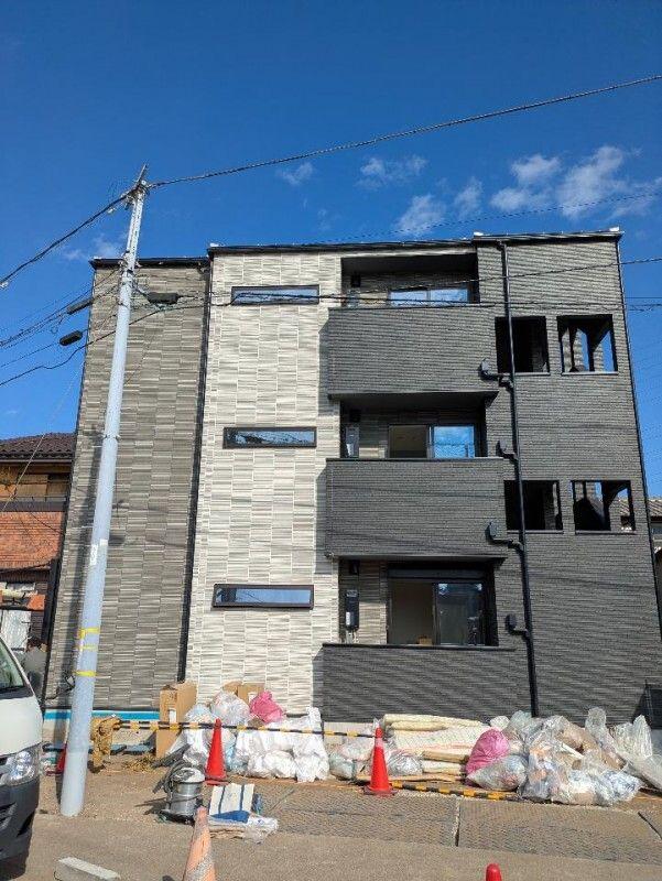 Y-HOUSEII