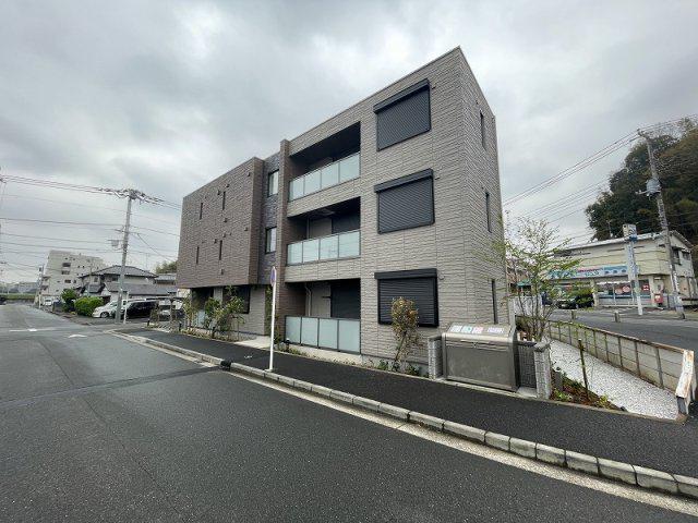 トリコロールK