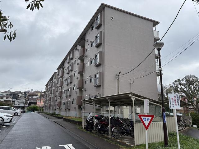 下瀬谷団地8号棟