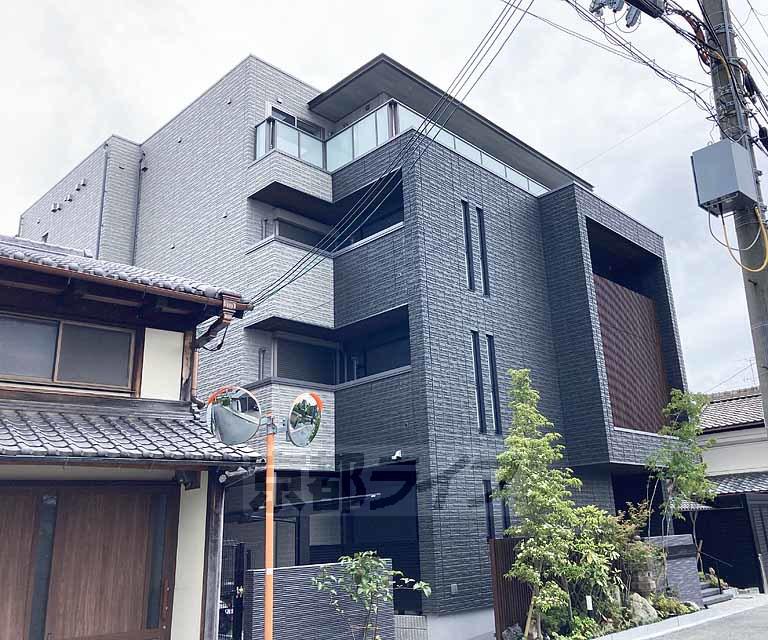 COMFIELDシャーメゾン