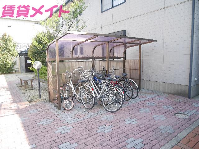 ビレッジ石塚 B棟