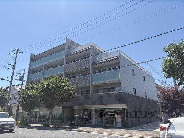 I.HOUSE02