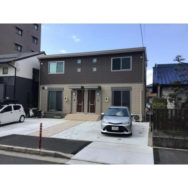 SAKURA COURT