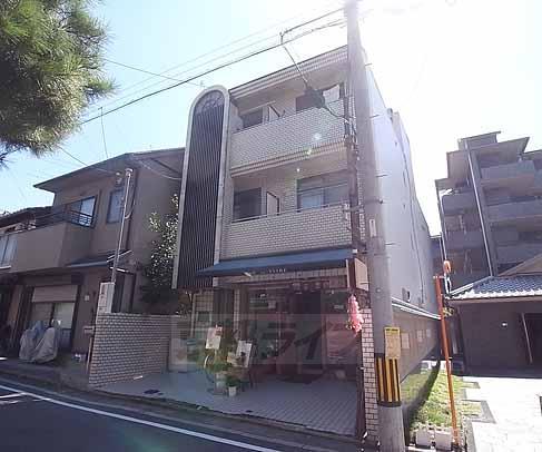 ジョリー岡崎