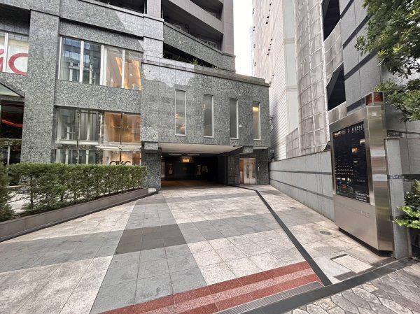 ファーストリアルタワー新宿