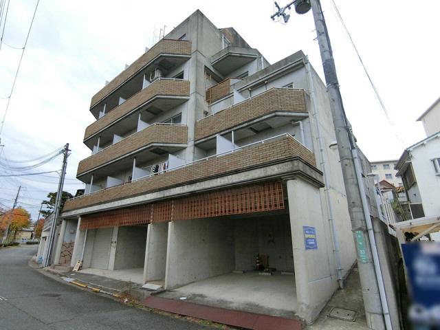 アスフローレス