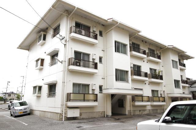 リバーハイツ比島I