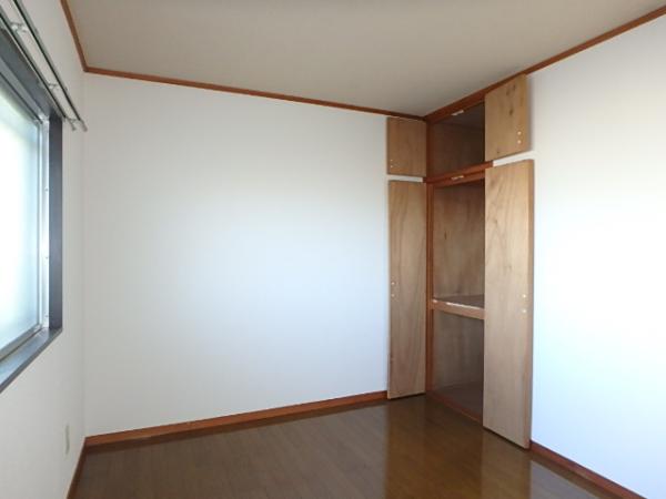 SHIRAUME TERRACE B