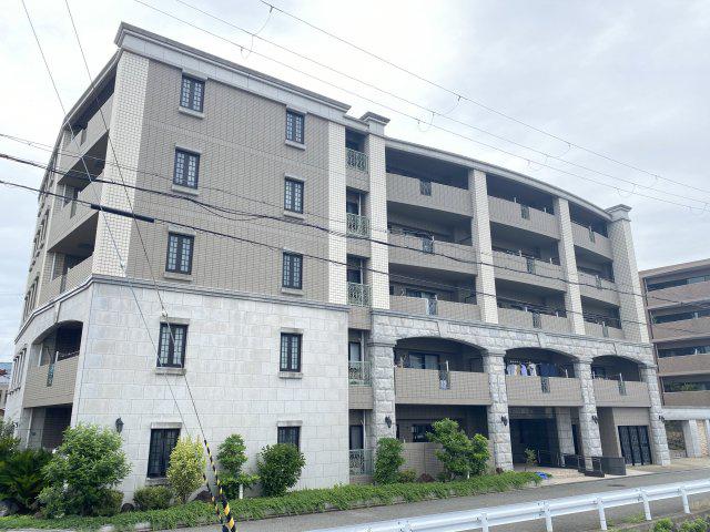 ベヌスタルロッチェ