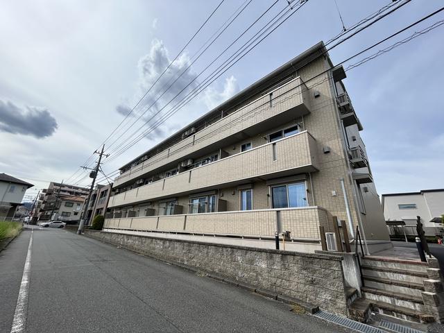 ユヌファシリテ