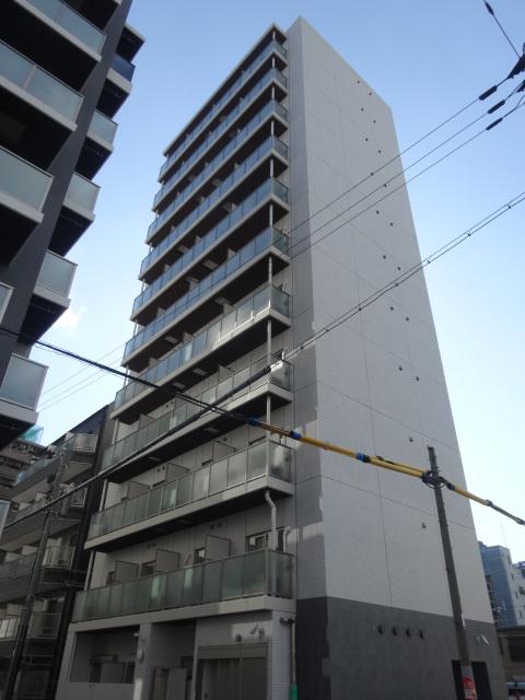 THE RESIDENCE S