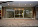スリーズマンション