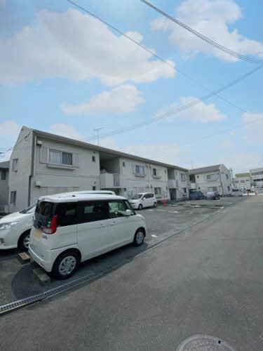 中津ハイツ B棟
