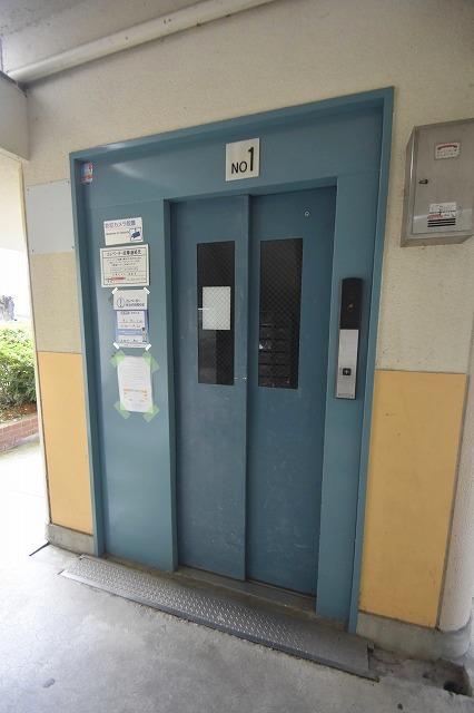 高陽真亀団地 1号棟