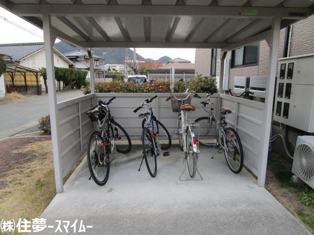 ハイカムール泉都町 A棟