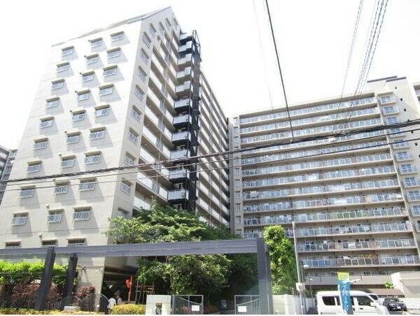 ファミールハイツ北大阪 1号棟