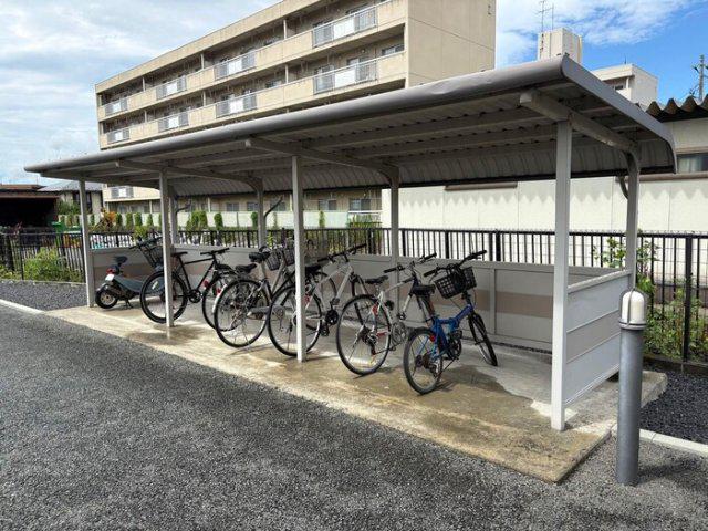 スリー・スター III号館 B