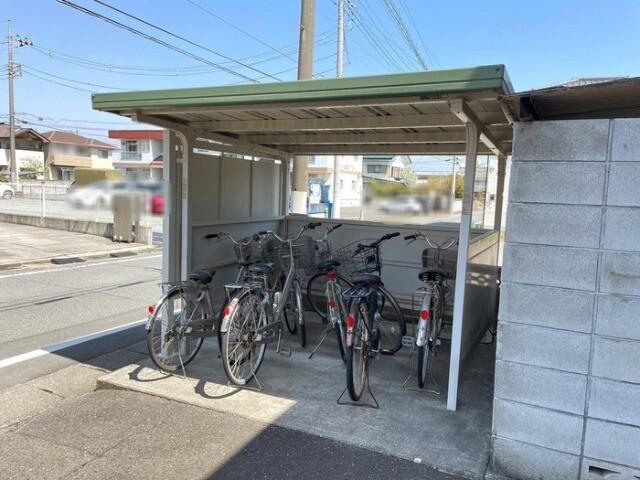 セジュール八千代A