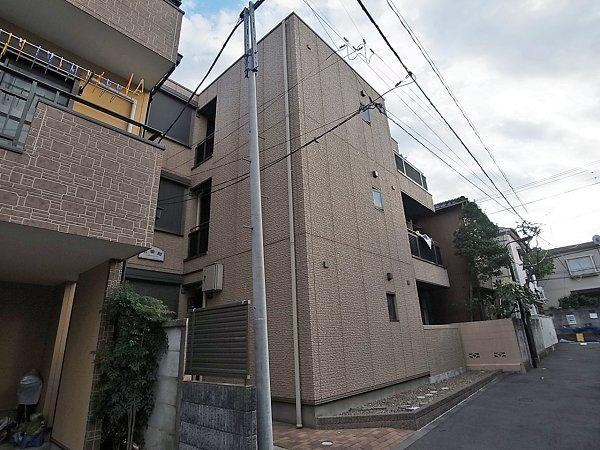 都営三田線 千石駅 徒歩4分 3階建 築23年