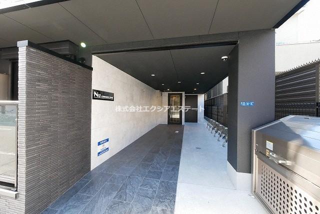 NU岸里駅前