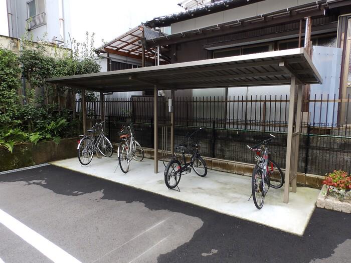 シャルマン岡田町