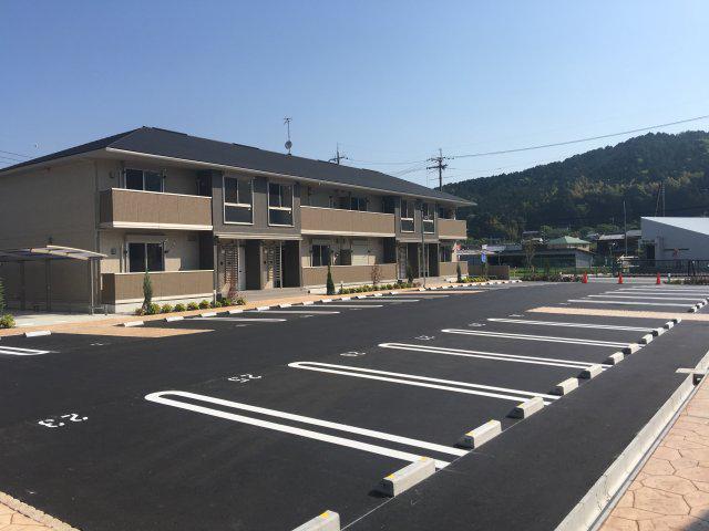 ロイヤルタウン篠山口 B棟