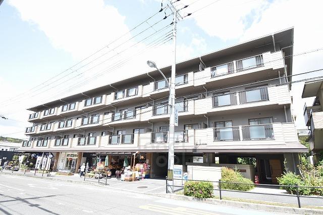 大阪モノレール本線 山田駅(大阪) 徒歩35分 4階建 築39年