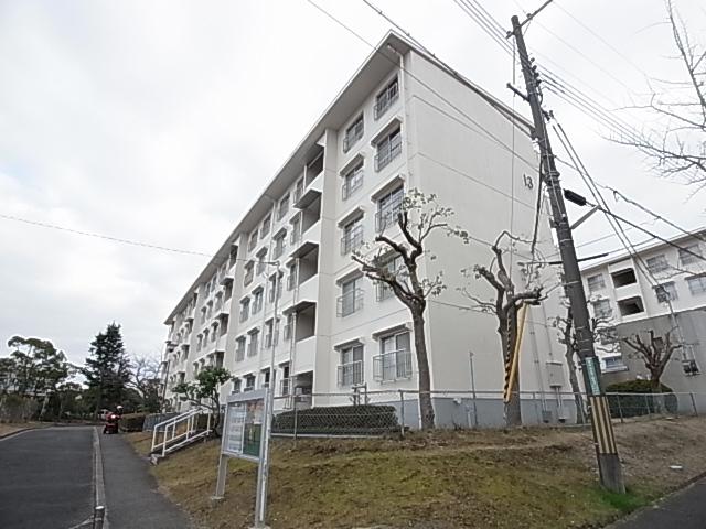 名谷2団地13号棟