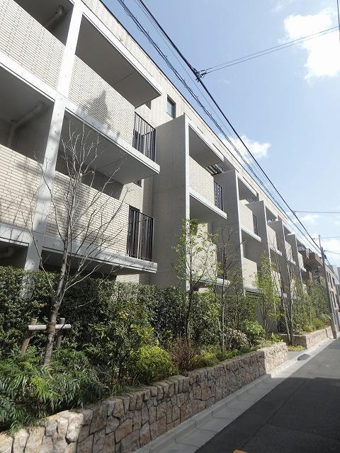 小田急線 代々木八幡駅 徒歩2分 4階建 築7年