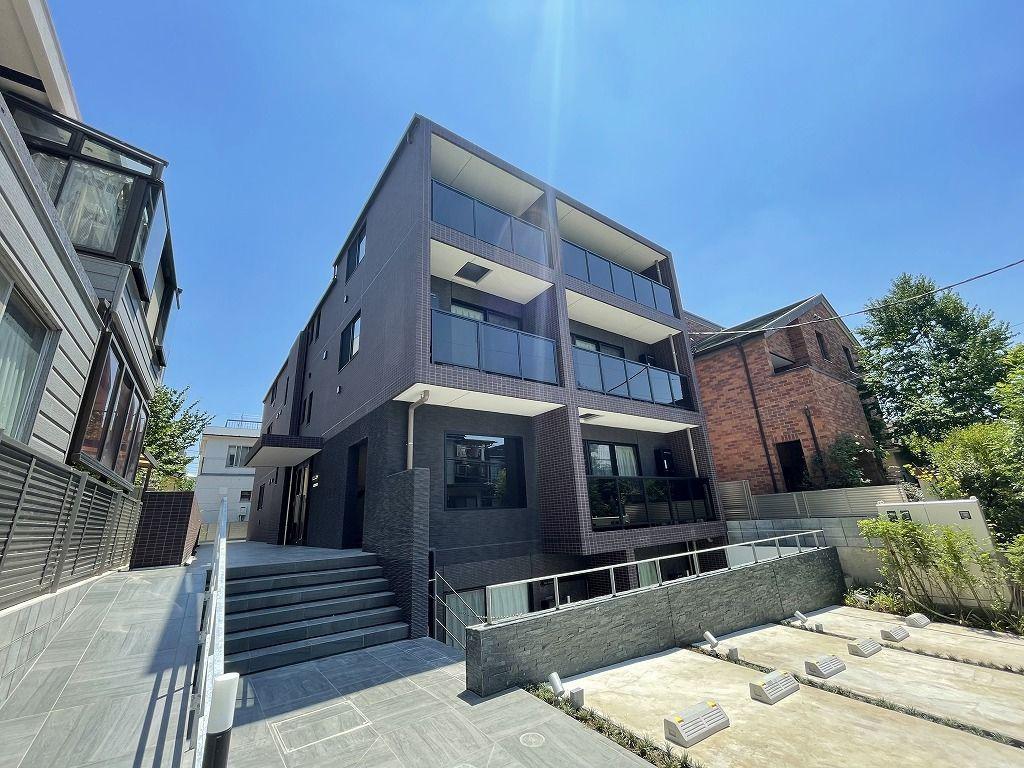 THE CLASS EX RESIDENCE