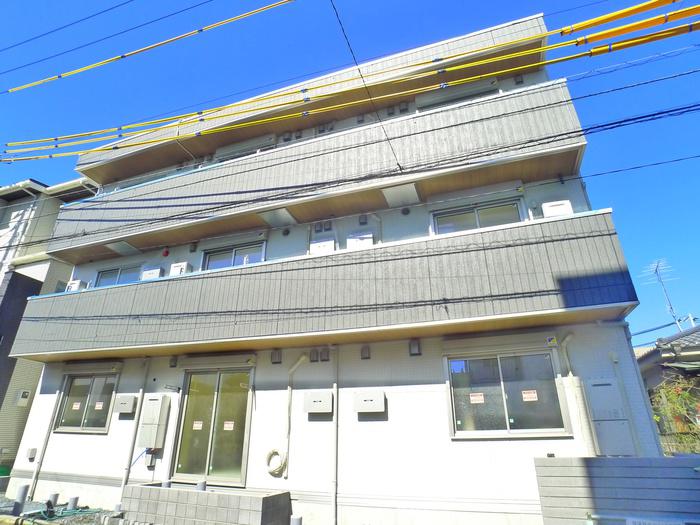 ルリアン保木間
