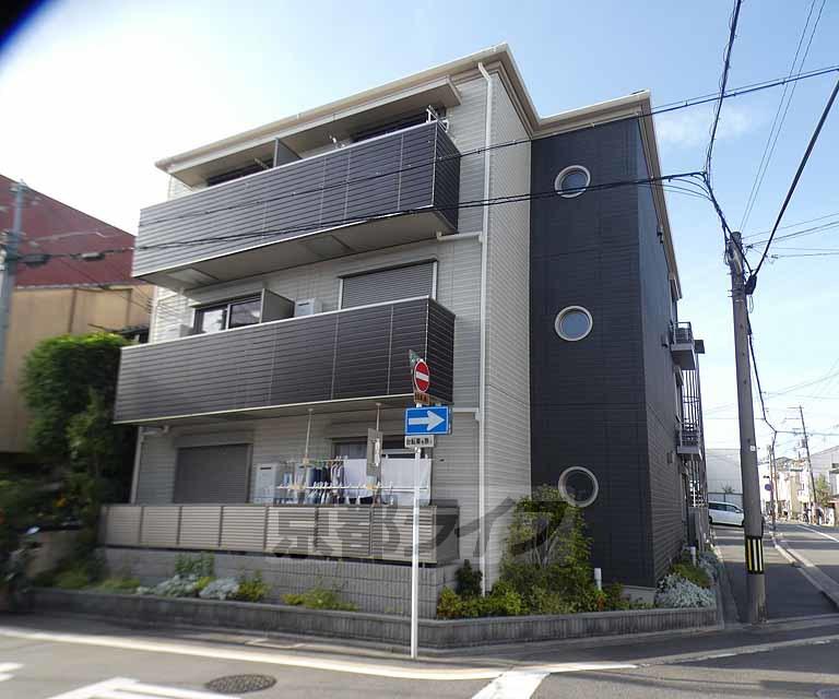 シャーメゾン冷泉町