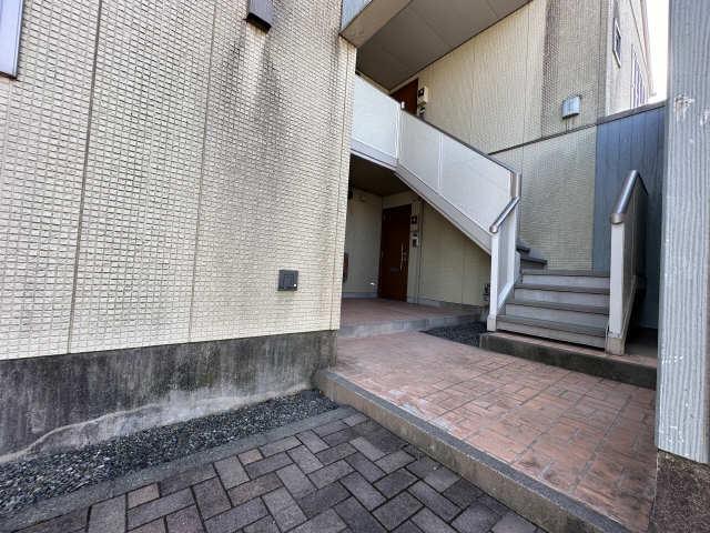 ファミーユ・コウエB棟