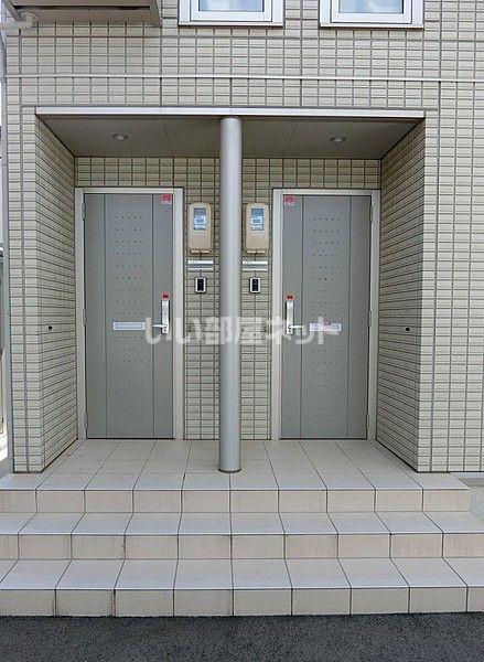 エレガンス中ノ島 B棟