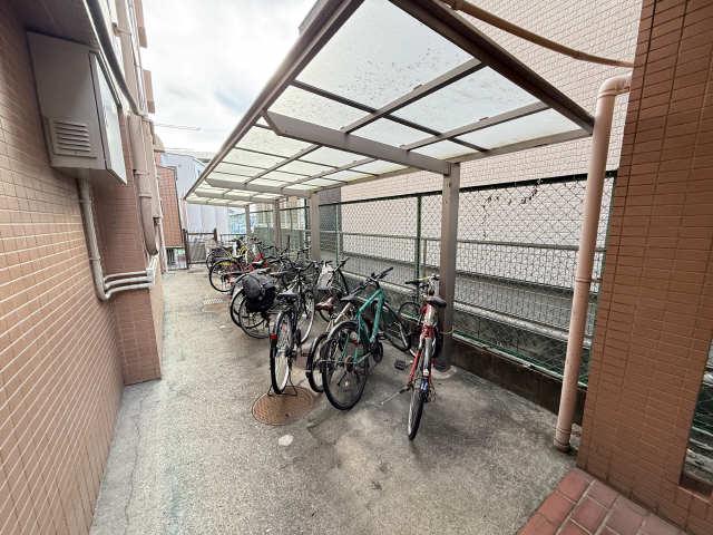 ホーメスト川名