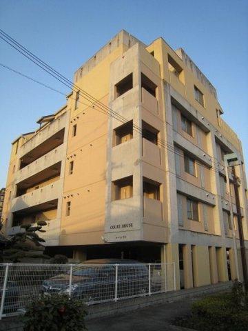 COURT HOUSE