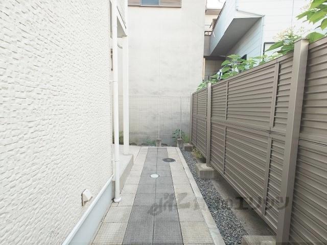 レオネクストウッド