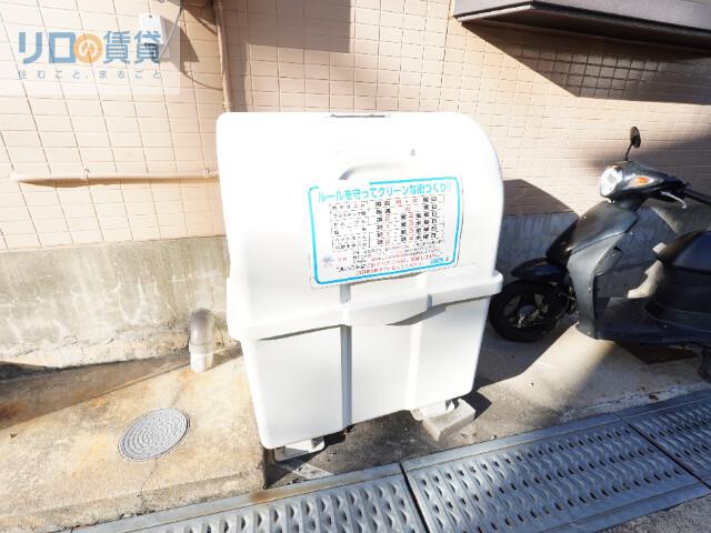 クレセント小林