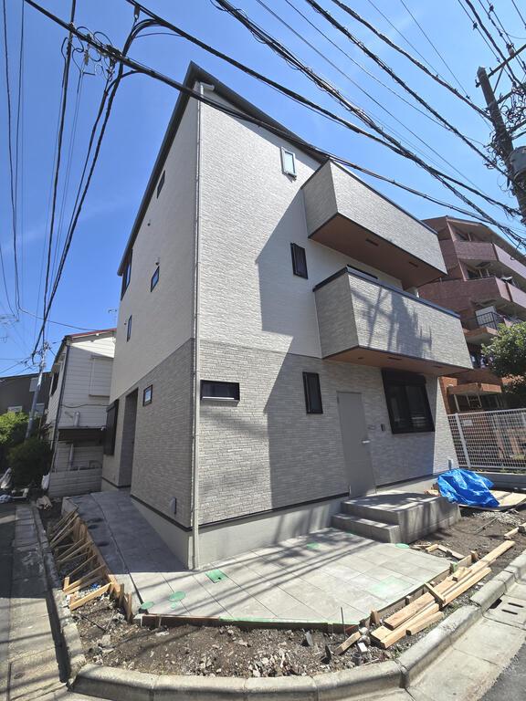 T-HOUSE