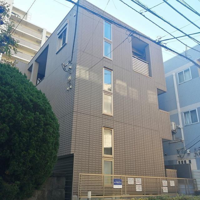 CREST COURT