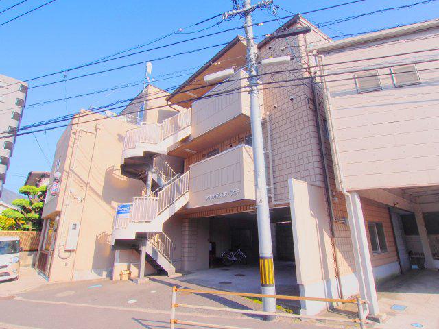 アルカディア・アキ