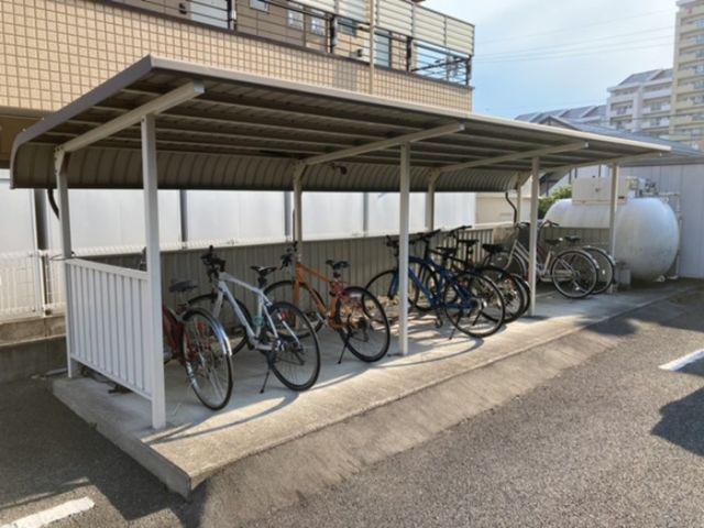 パルフェ三輪 B