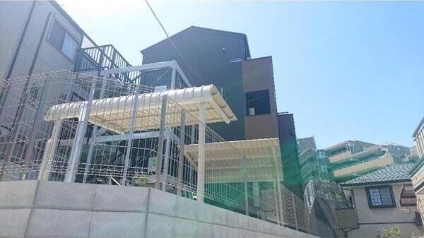 α PARKS イースト