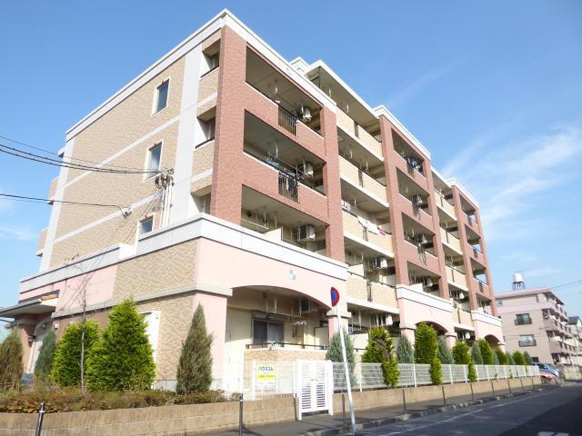 イーストエクラン
