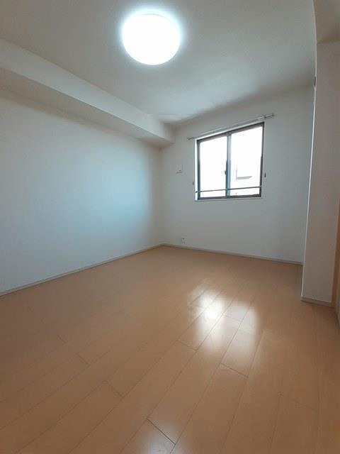 ラーク豊田町 I